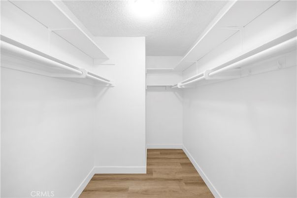 Interior, Walk-in Closets, Wood Texture Flooring