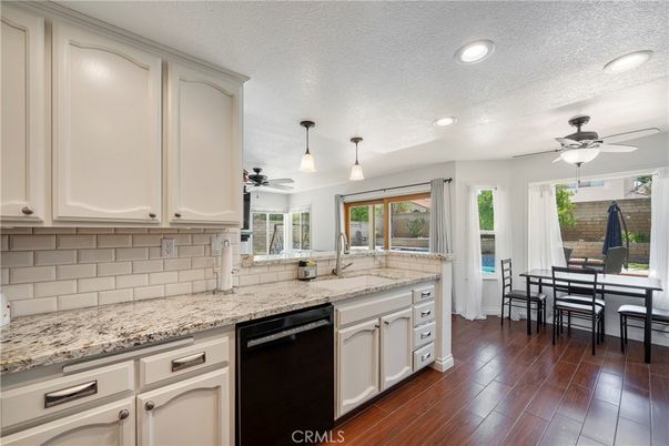 Dining room, Interior, Kitchen, Pendant Lights, Recessed Lighting, Wood Texture Flooring