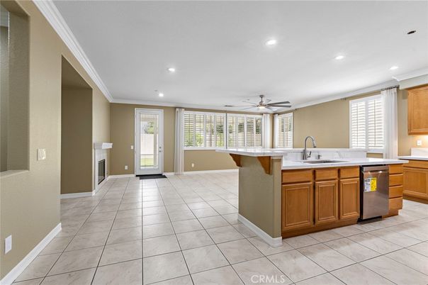 Fireplace, Interior, Kitchen, Recessed Lighting