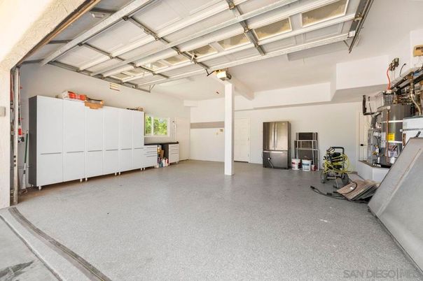 Garage, Interior