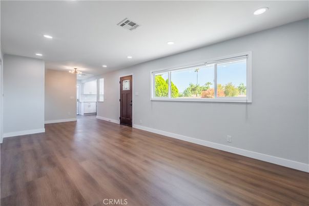 Empty room, Interior, Recessed Lighting, Wood Texture Flooring