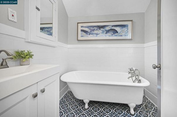 Bathroom, Free Standing Baths, Interior