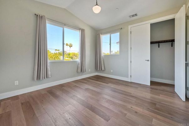 Empty room, Interior, Pendant Lights, Wood Texture Flooring