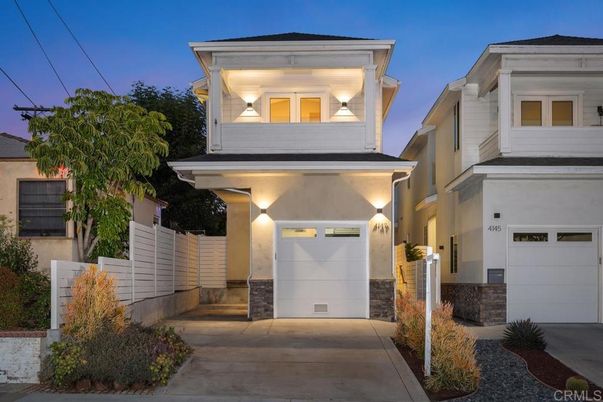 Attached, Exterior, Facade, Modern