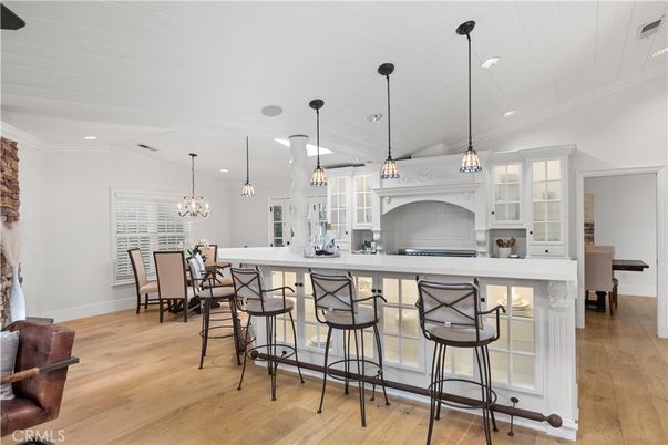 Chandelier, Dining room, Interior, Kitchen, Pendant Lights, Recessed Lighting, Wood Texture Flooring