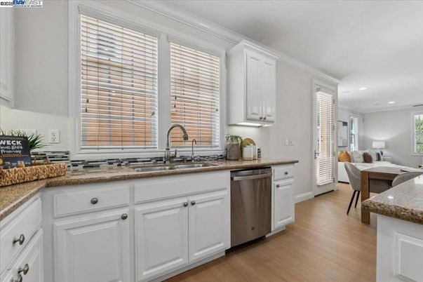 Dining room, Interior, Kitchen, Recessed Lighting, Wood Texture Flooring