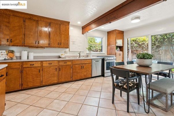 Dining room, Interior, Kitchen, Recessed Lighting, Stainless Steel Appliances