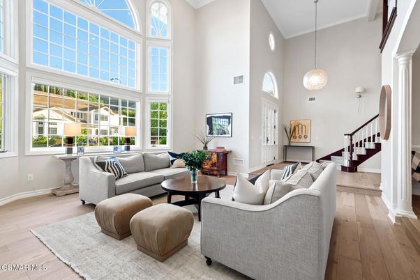 Interior, Living room, Pendant Lights, Wood Texture Flooring