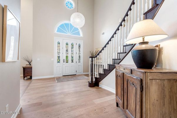 Interior, Pendant Lights, Wood Texture Flooring