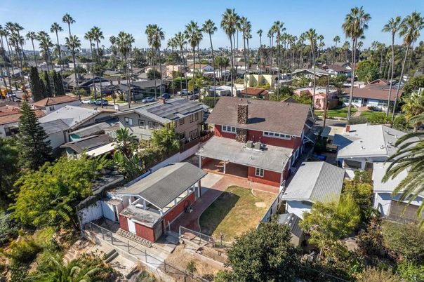 Exterior, Drone