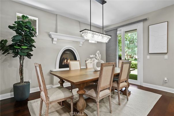Chandelier, Dining room, Fireplace, Interior, Wood Texture Flooring