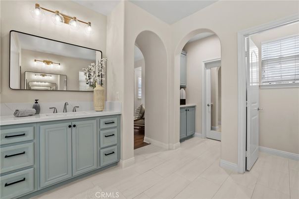Bathroom, Dual Sink Vanities, Interior, Wood Texture Flooring