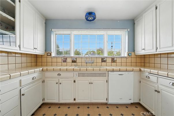 Interior, Kitchen, Tile Countertops