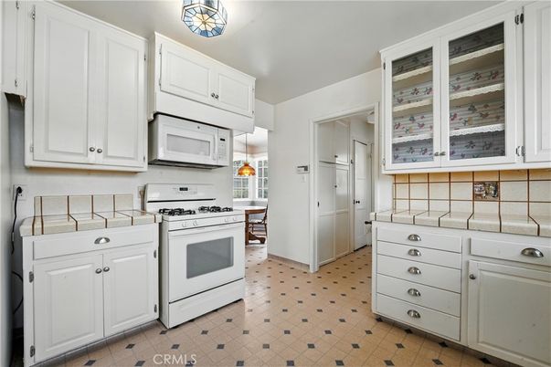 Interior, Kitchen, Tile Countertops