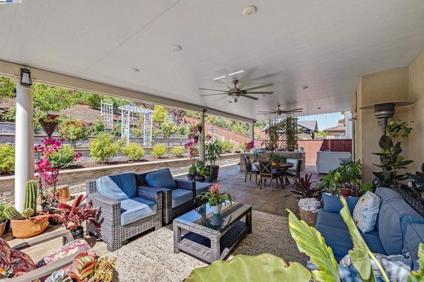 Dining room, Exterior, Living room