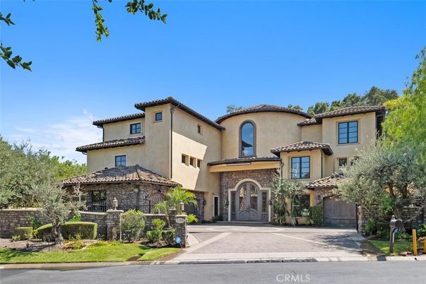 Exterior, Facade, Mediterranean