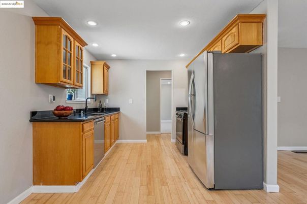 Interior, Kitchen, Recessed Lighting, Wood Texture Flooring