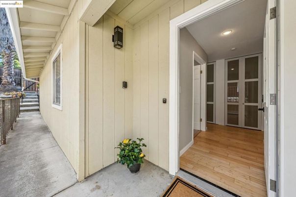 Exterior, Wood Texture Flooring