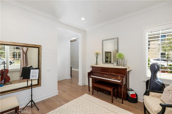 Interior, Piano, Recessed Lighting, Wood Texture Flooring