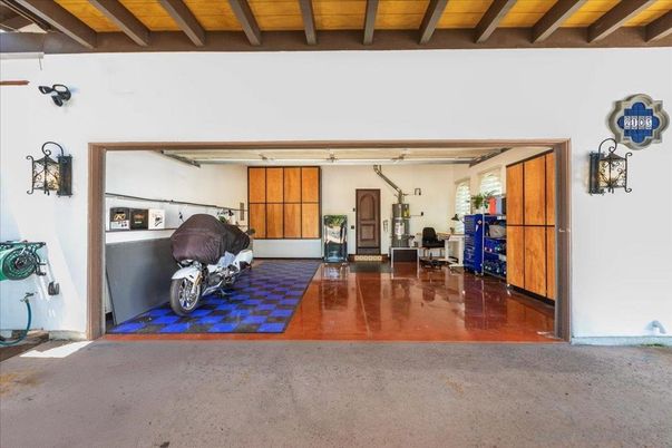 Garage, Interior, Wooden Beams, Wooden Ceilings