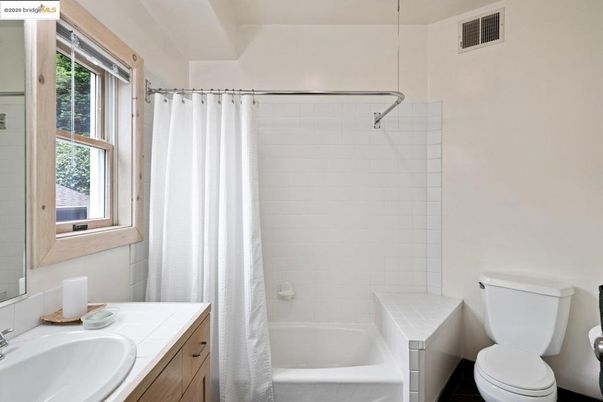 Bathroom, Interior, Tile Countertops