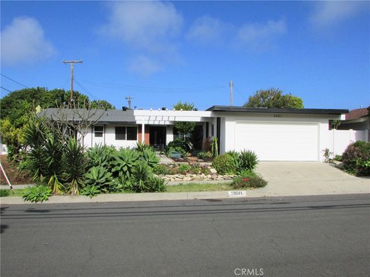 Attached, Exterior, Facade, Ranch