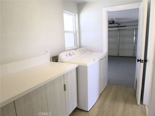 Interior, Washer, Wood Texture Flooring