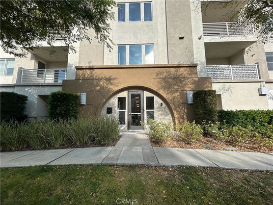 Exterior, Facade, None