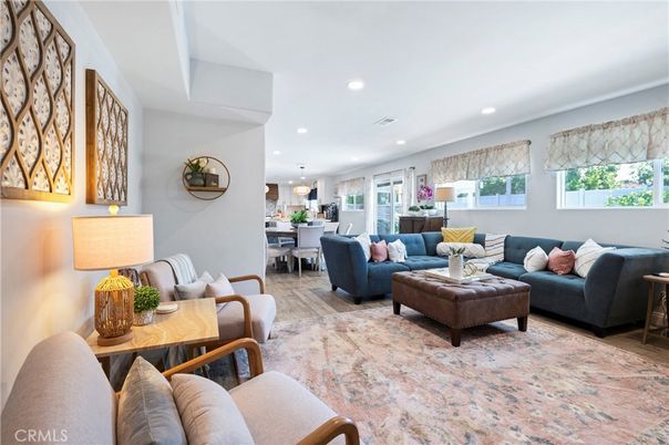Dining room, Interior, Living room, Pendant Lights, Recessed Lighting