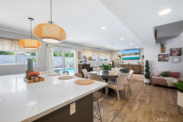 Dining room, Interior, Living room, Pendant Lights, Recessed Lighting, Wood Texture Flooring