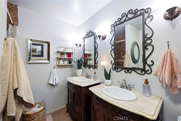 Bathroom, Dual Sink Vanities, Interior