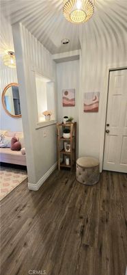 Interior, Pendant Lights, Wood Texture Flooring