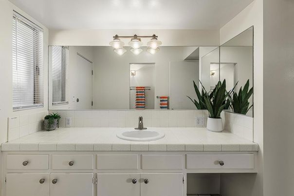 Bathroom, Interior, Tile Countertops