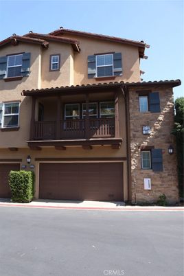 Attached, Exterior, Facade, Mediterranean