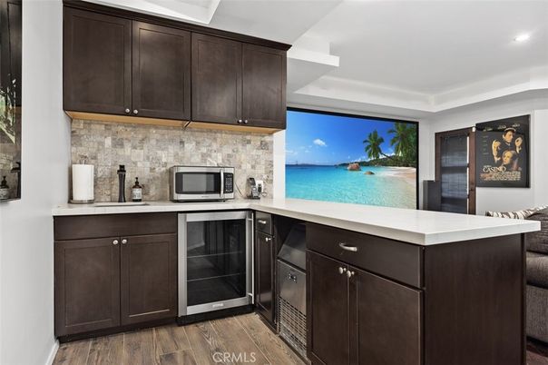 Interior, Kitchen, Recessed Lighting, Water, Wood Texture Flooring