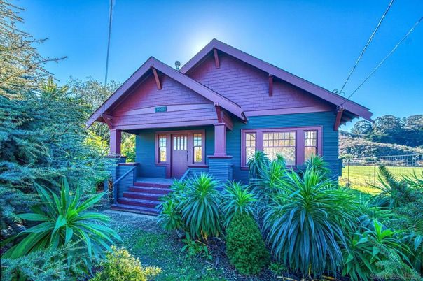 Exterior, Facade, American Craftsman