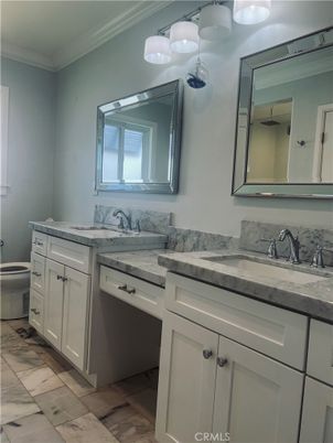 Bathroom, Dual Sink Vanities, Interior