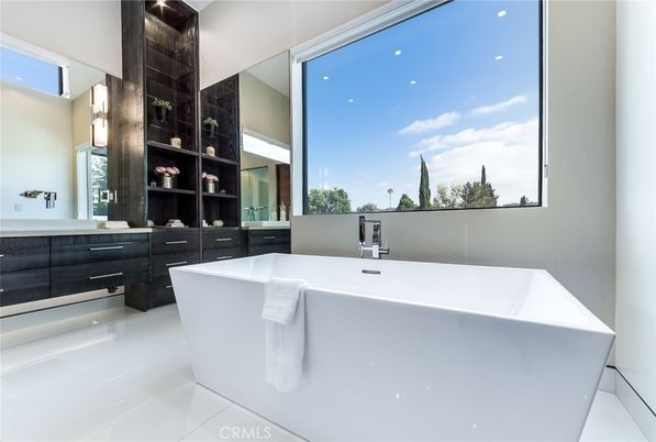 Bathroom, Free Standing Baths, Interior, Recessed Lighting