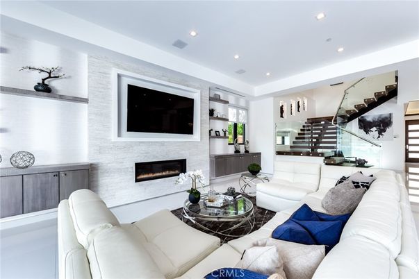 Fireplace, Interior, Living room, Recessed Lighting