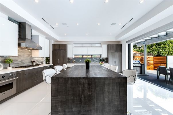 Dining room, Interior, Kitchen, Recessed Lighting, Stainless Steel Appliances