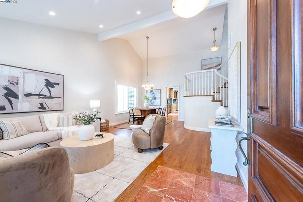 Chandelier, Dining room, Interior, Living room, Pendant Lights, Recessed Lighting, Wood Texture Flooring