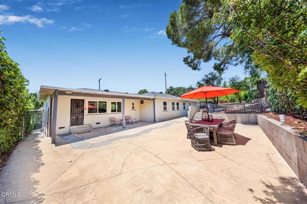Backyard, Exterior