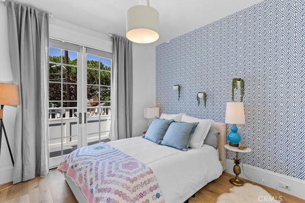 Bedroom, Interior, Pendant Lights, Wood Texture Flooring