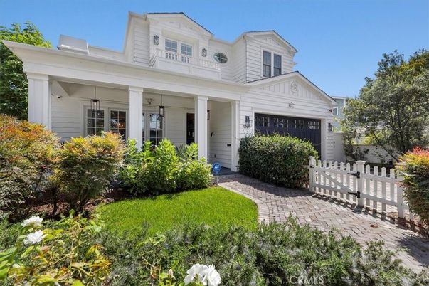 Attached, Exterior, Facade, Farmhouse