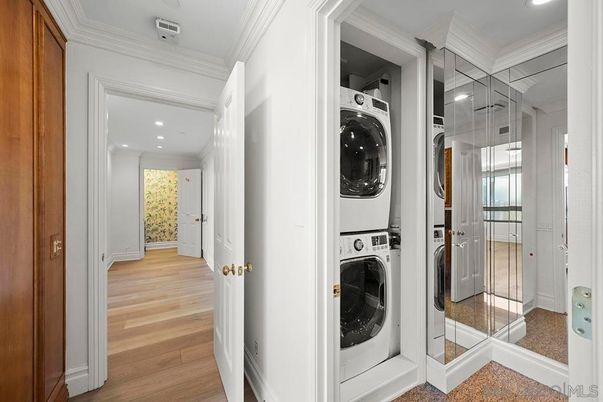 Interior, Recessed Lighting, Utility Closets, Washer, Wood Texture Flooring