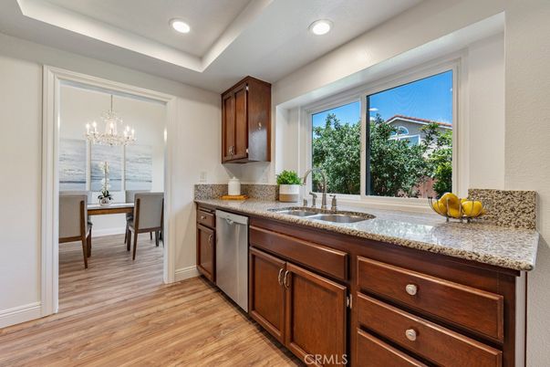 Chandelier, Dining room, Interior, Kitchen, Recessed Lighting, Wood Texture Flooring