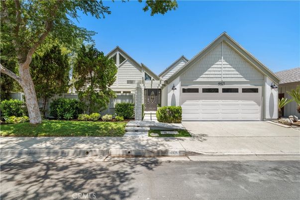 Attached, Exterior, Facade, American Craftsman