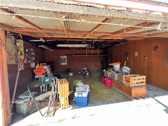 Garage, Interior