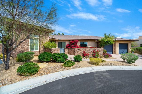 Attached, Exterior, Facade, Brick Facade, Ranch
