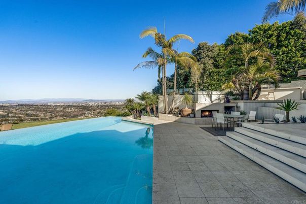Exterior, Fireplace, Pool
